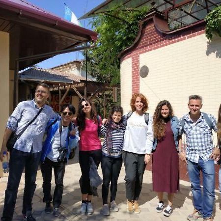 Sim Sim Hostel & Guest House Near The Church Samarkand Esterno foto