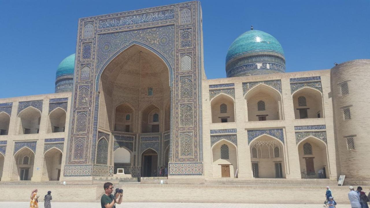 Sim Sim Hostel & Guest House Near The Church Samarkand Esterno foto