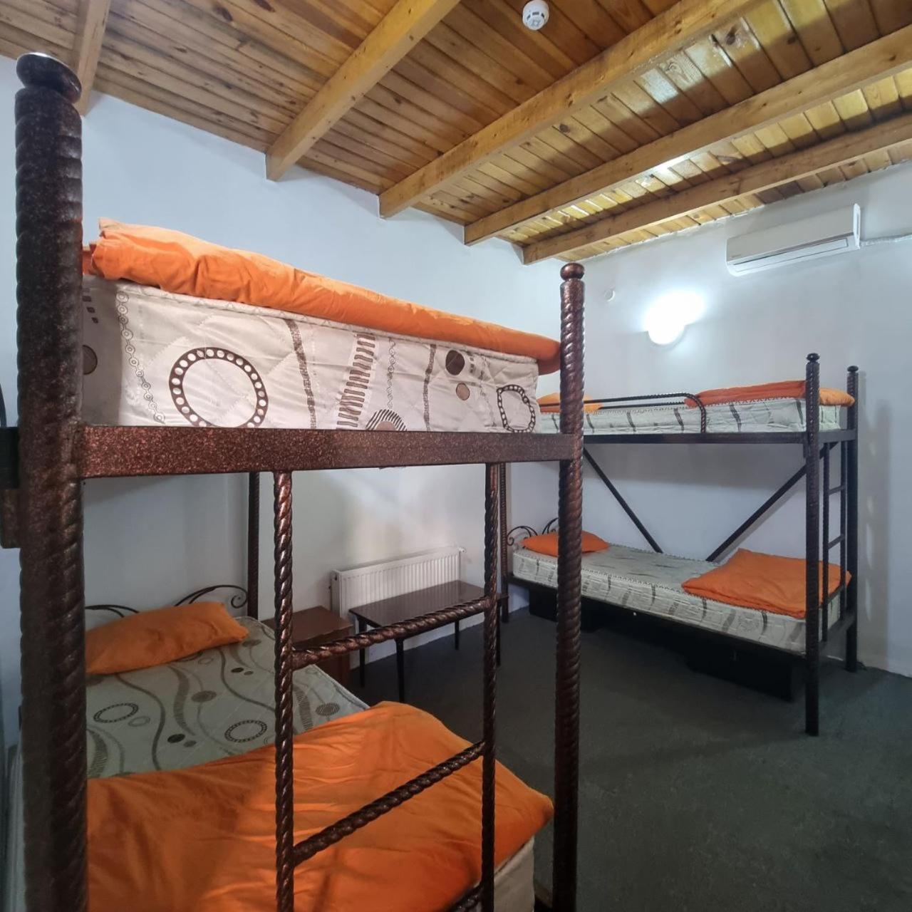 Sim Sim Hostel & Guest House Near The Church Samarkand Esterno foto