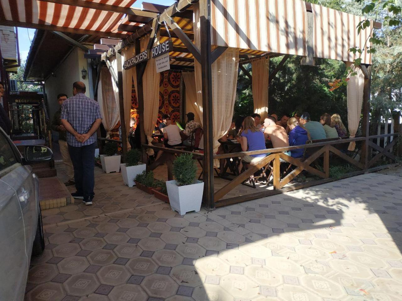 Sim Sim Hostel & Guest House Near The Church Samarkand Esterno foto