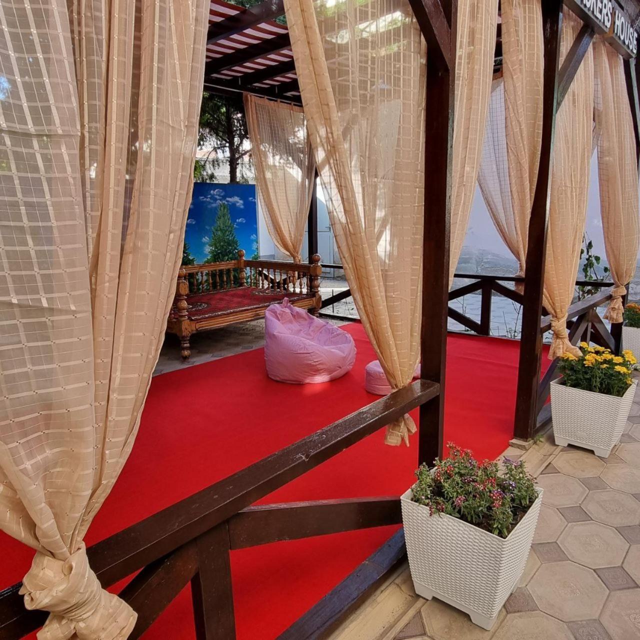 Sim Sim Hostel & Guest House Near The Church Samarkand Esterno foto
